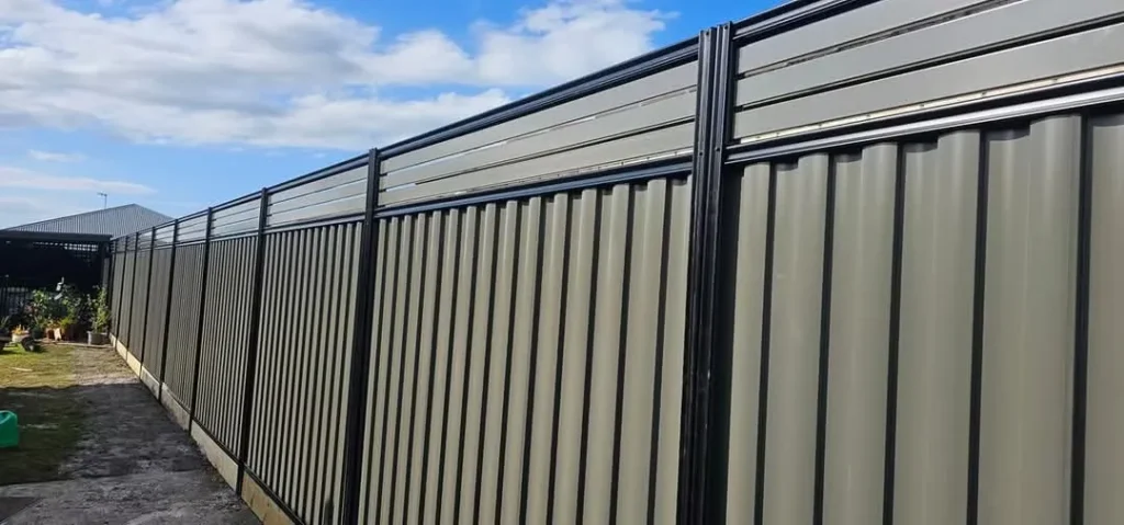 Versatile Fencing Styles