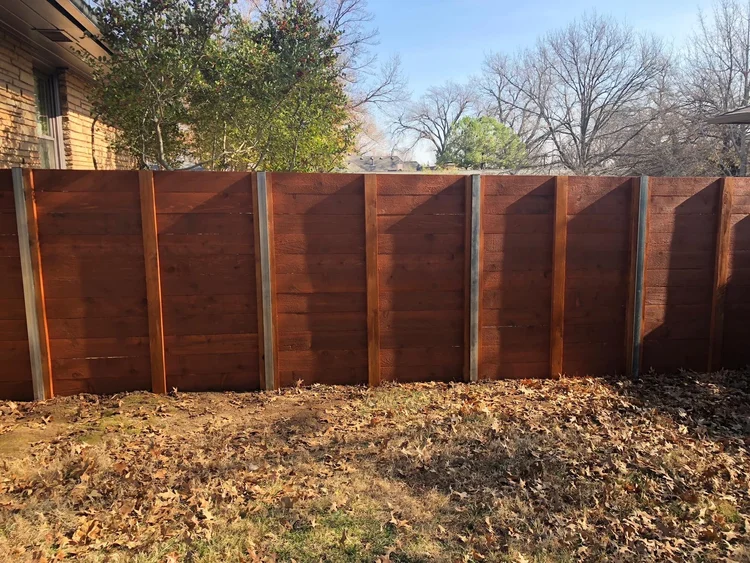 stained-cedar-horizontal-picket-fence-okc-bac+(2)